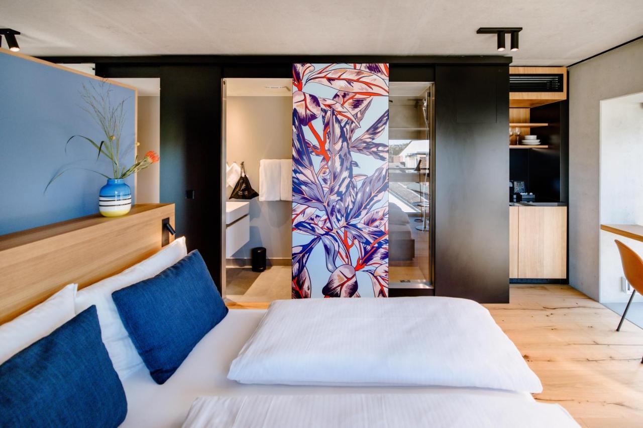 Business Studio,1030619953:JPEG