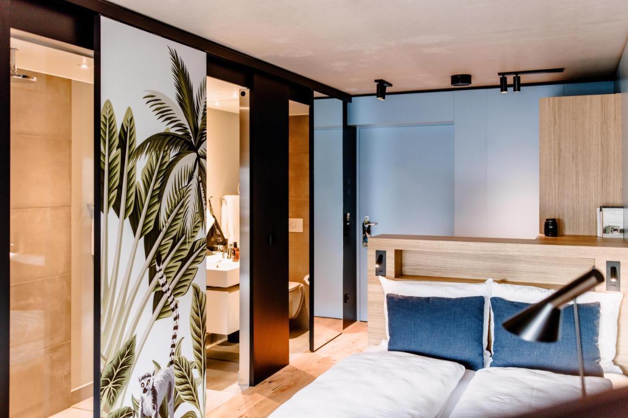 Business Double Room,1030679710:JPEG