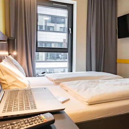 Meininger Hotel Frankfurt Main / Airport-3