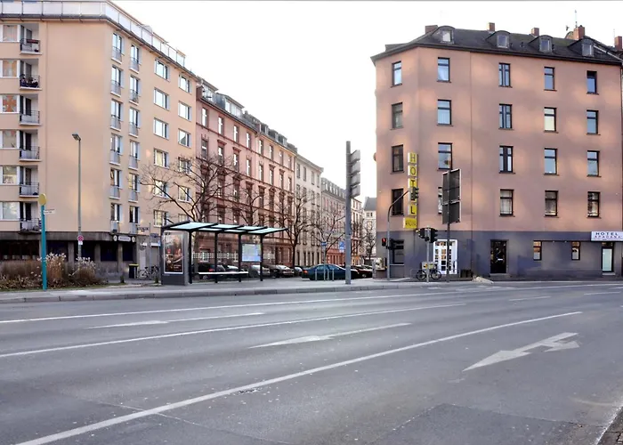 Hotel Apadana Frankfurt